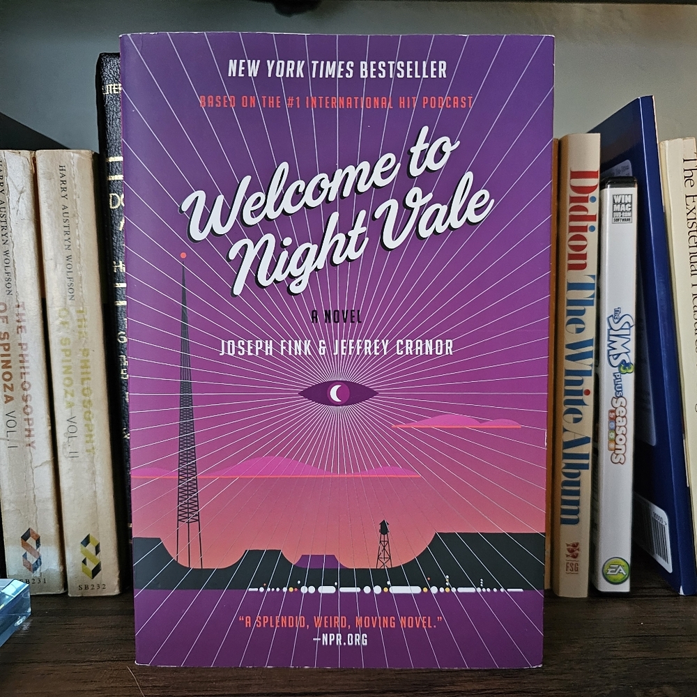 Welcome to Night Vale Offical Novel- In Great Condition (paperback)
